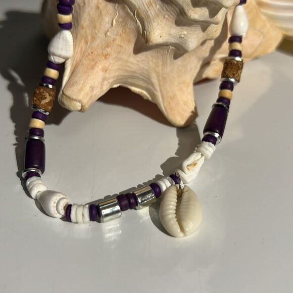 Bundle Sale 3 for $15 | Shell & Bead Necklace with Hanging Shell - Picture 7 of 9